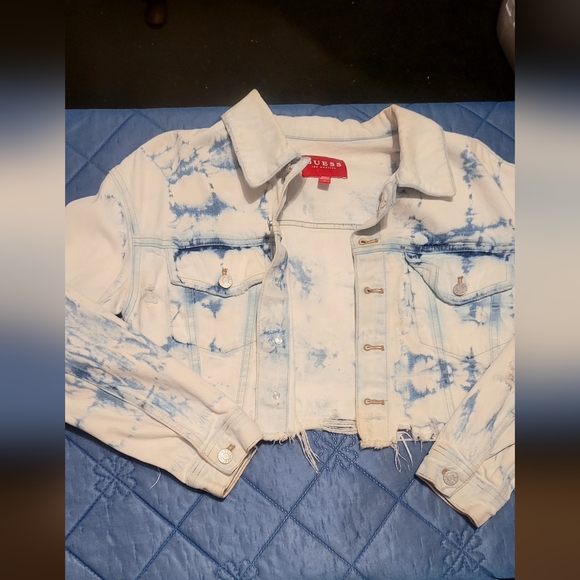 Guess White Denim Jacket with Light Blue Accents - Picture 5 of 12